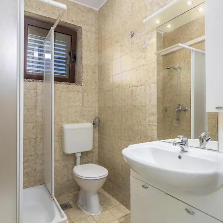 Lovely In With Kitchen Apartment