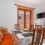 Διαμέρισμα Cozy In *