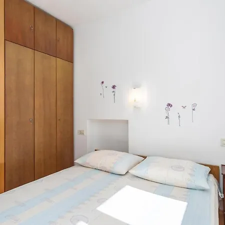 Front In Apartment Jurandvor